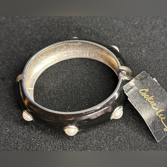 Nwt- Cookie Lee Hinged Black Bangle Bracelet - Picture 3 of 4
